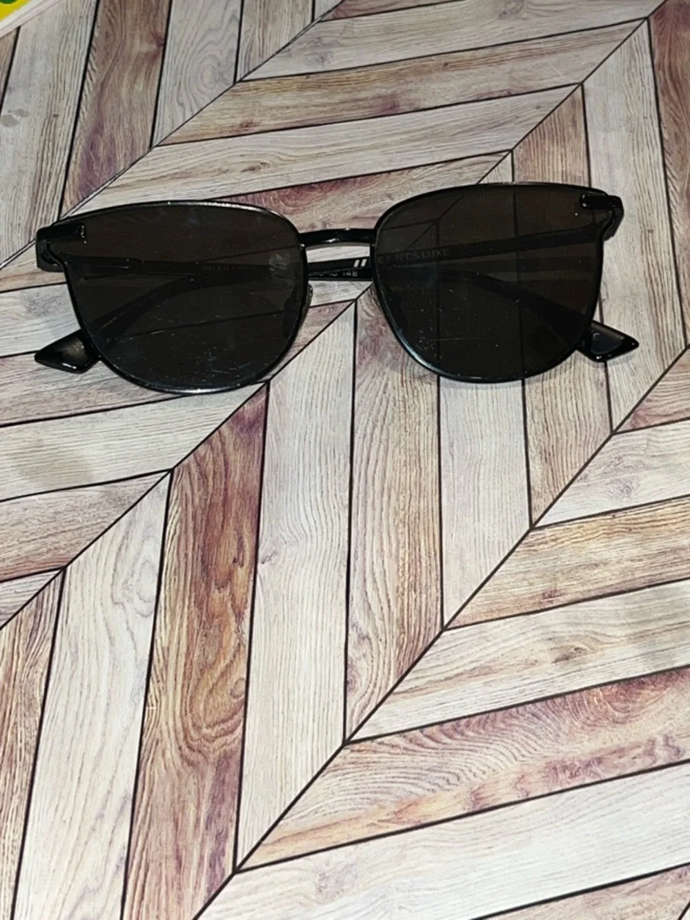 Le Specs these are
